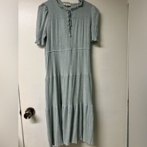 Short sleeve dress